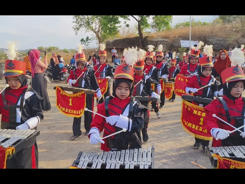 PARADE DRUM BAND SDANSWA BERGEMA