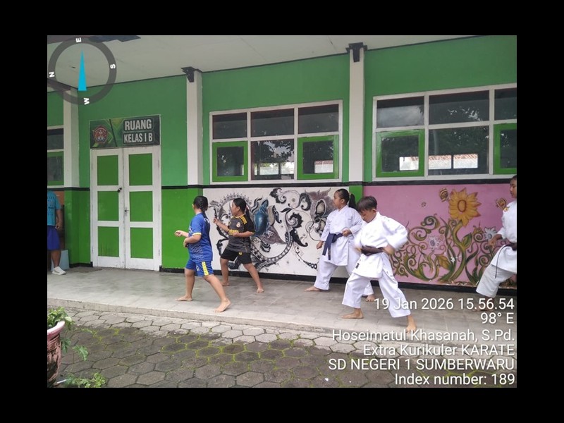 EKSTRAKURIKULER KARATE
